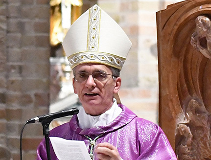 vescovo daniele quaresima2
